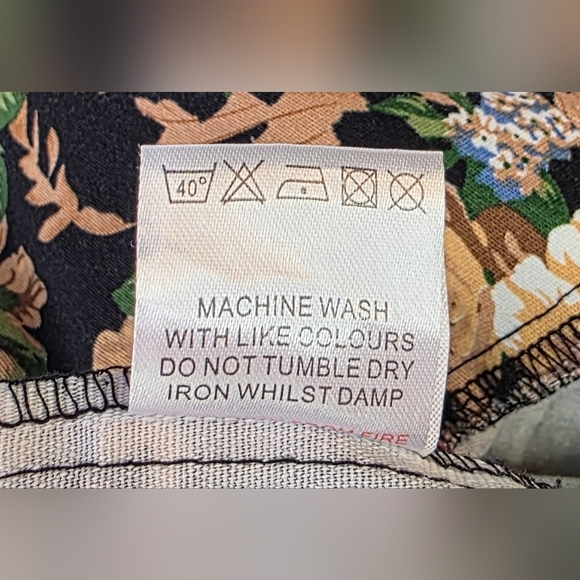 Lindy Bop fit and flair dress, floral, circle skirt, sleeveless, small - Picture 16 of 16